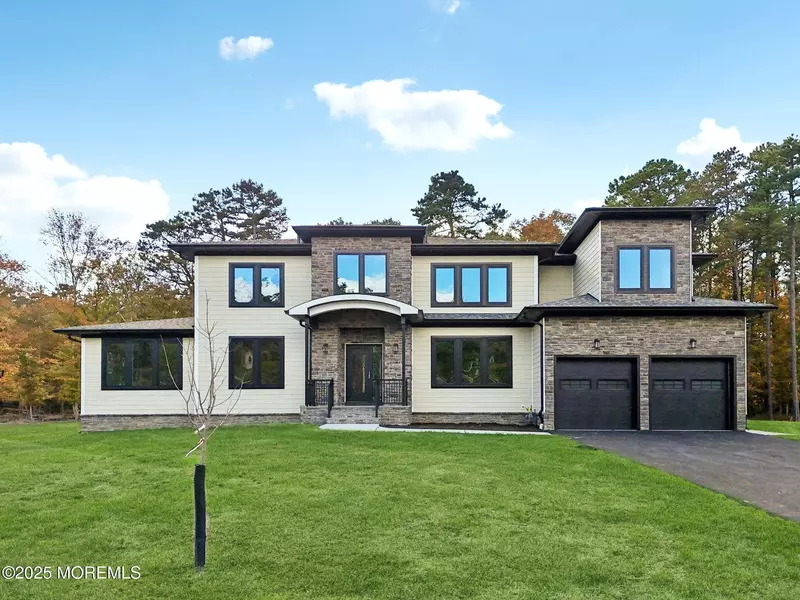 4 Haystack Court, Howell, NJ 07731