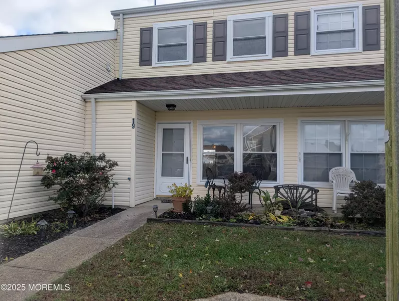 19 Gibraltar Court, Barnegat, NJ 08005