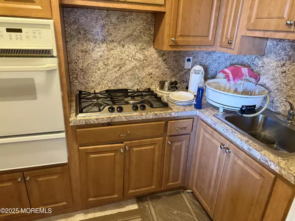 East Orange, NJ 07017,275 Prospect Street #J 17