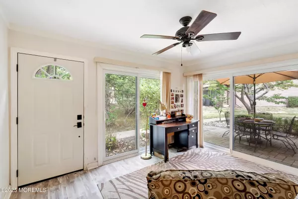 Red Bank, NJ 07701,19 Manchester Court