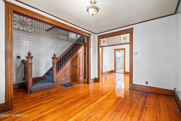 Red Bank, NJ 07701,50 Peters Place