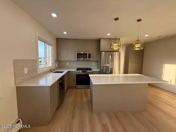 Belmar, NJ 07719,1 Ocean Avenue #65