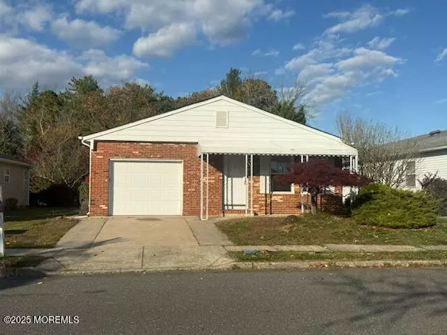 136 Orlando Boulevard, Toms River, NJ 08757