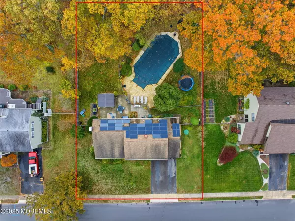 Howell, NJ 07731,17 Sugarbush Road