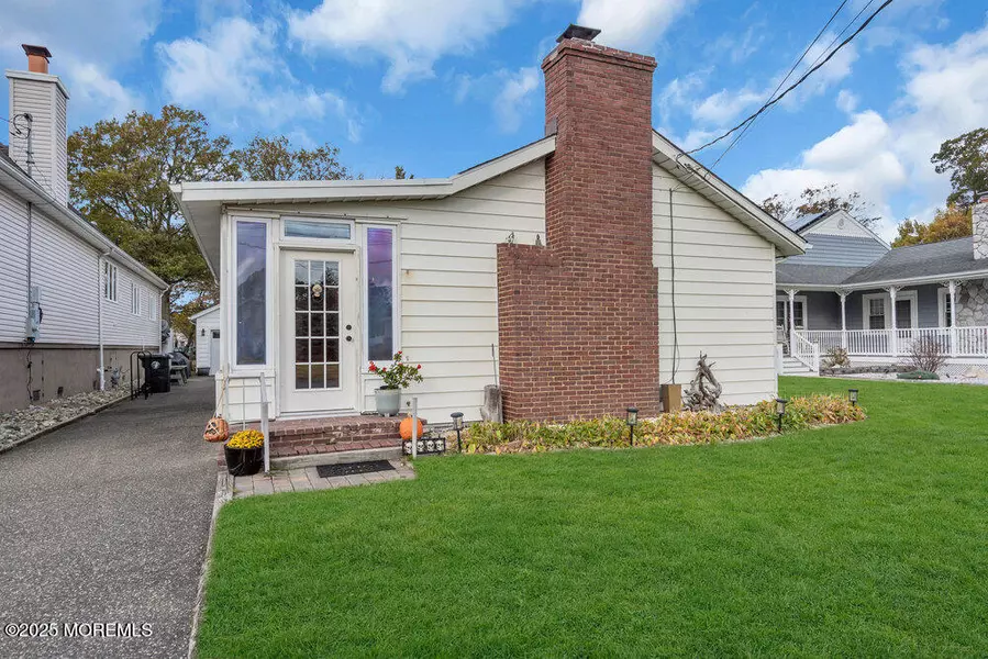 228 Fischer Boulevard, Toms River, NJ 08753