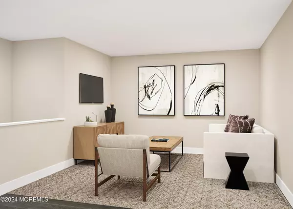 Manalapan, NJ 07726,5 Colt Lane