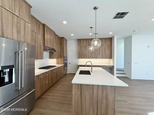 Asbury Park, NJ 07712,406 Cookman Avenue #308