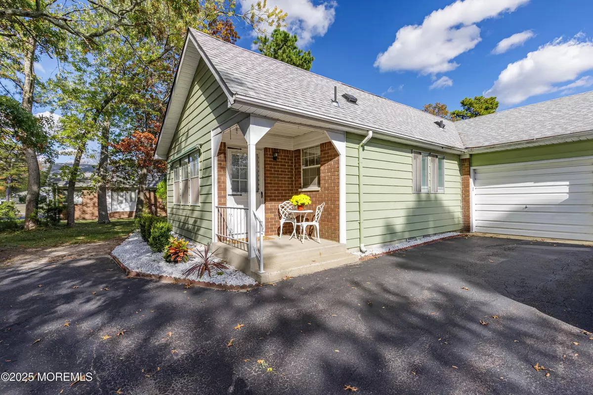 Whiting, NJ 08759,7 Lexington Drive #D