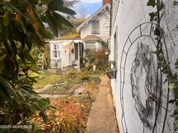 Middletown, NJ 07748,8 Church Street