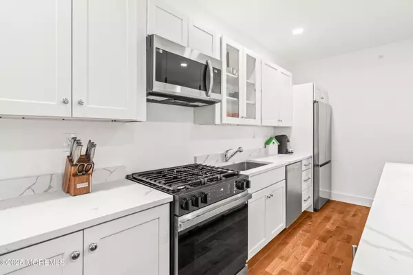 Atlantic Highlands, NJ 07716,73 3rd Avenue #B