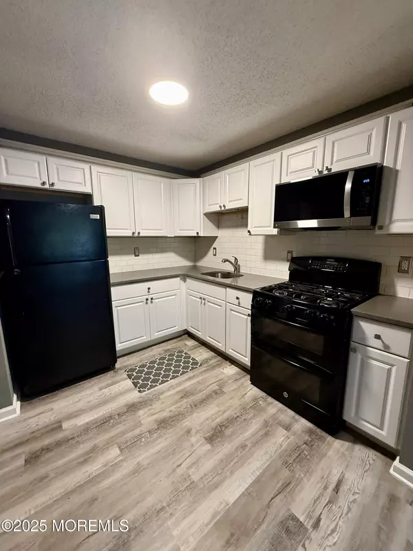 12 Colonial Court, Galloway, NJ 08205