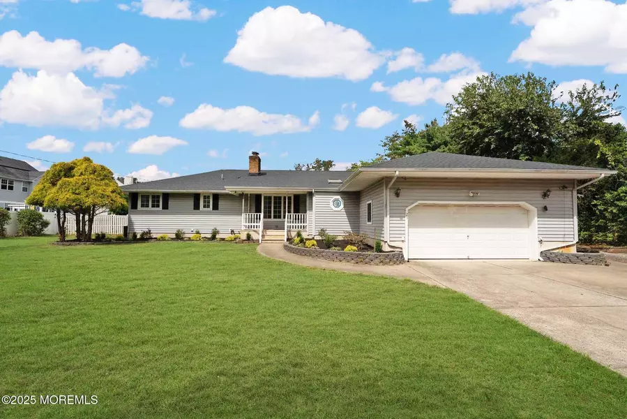 25 Monroe Avenue, Toms River, NJ 08755