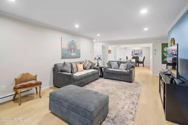 Monroe, NJ 08831,83 Banyan Plz Plaza