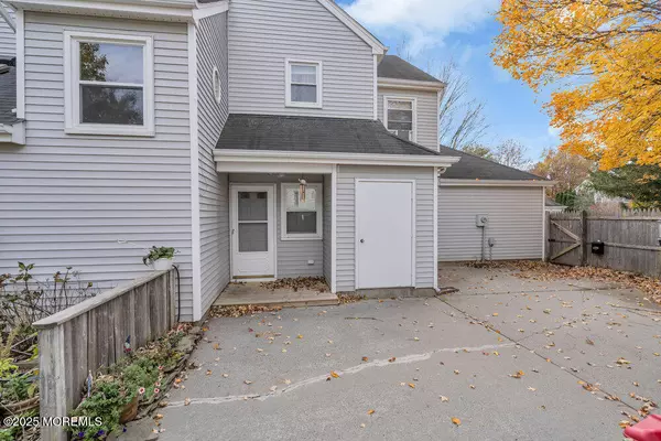 Freehold, NJ 07728,9 Holmes Court