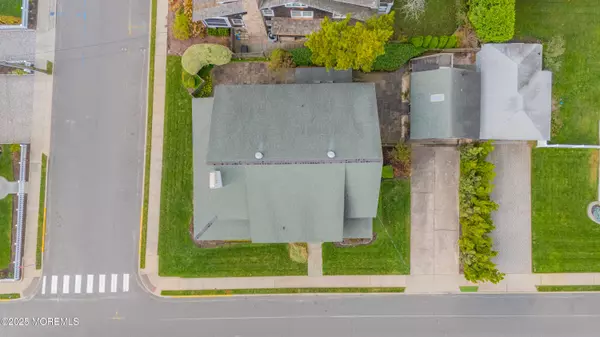 Bay Head, NJ 08742,750 East Avenue