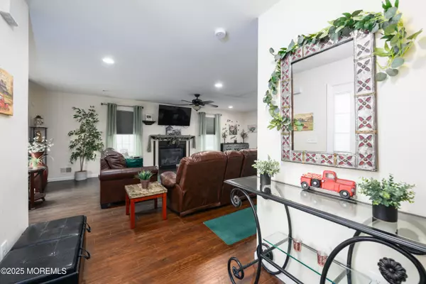 Union Beach, NJ 07735,521 Columbia Avenue