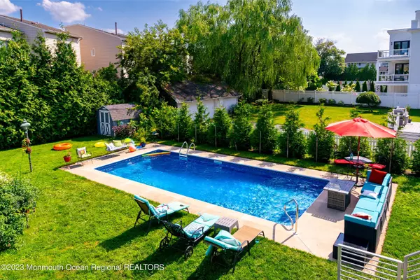 18 Valentine Street, Monmouth Beach, NJ 07750