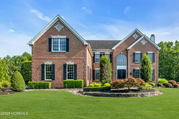 11 Brian Court, Farmingdale, NJ 07727