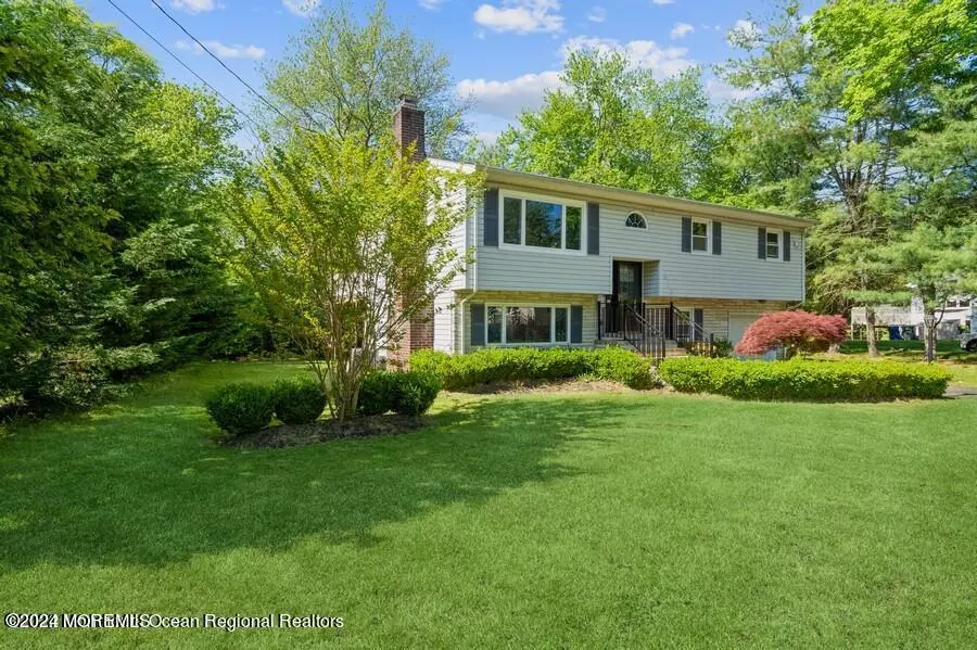 Oakhurst, NJ 07755,427 Lake Avenue