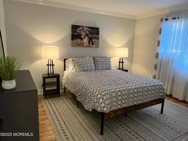 Red Bank, NJ 07701,142 South Street #10A