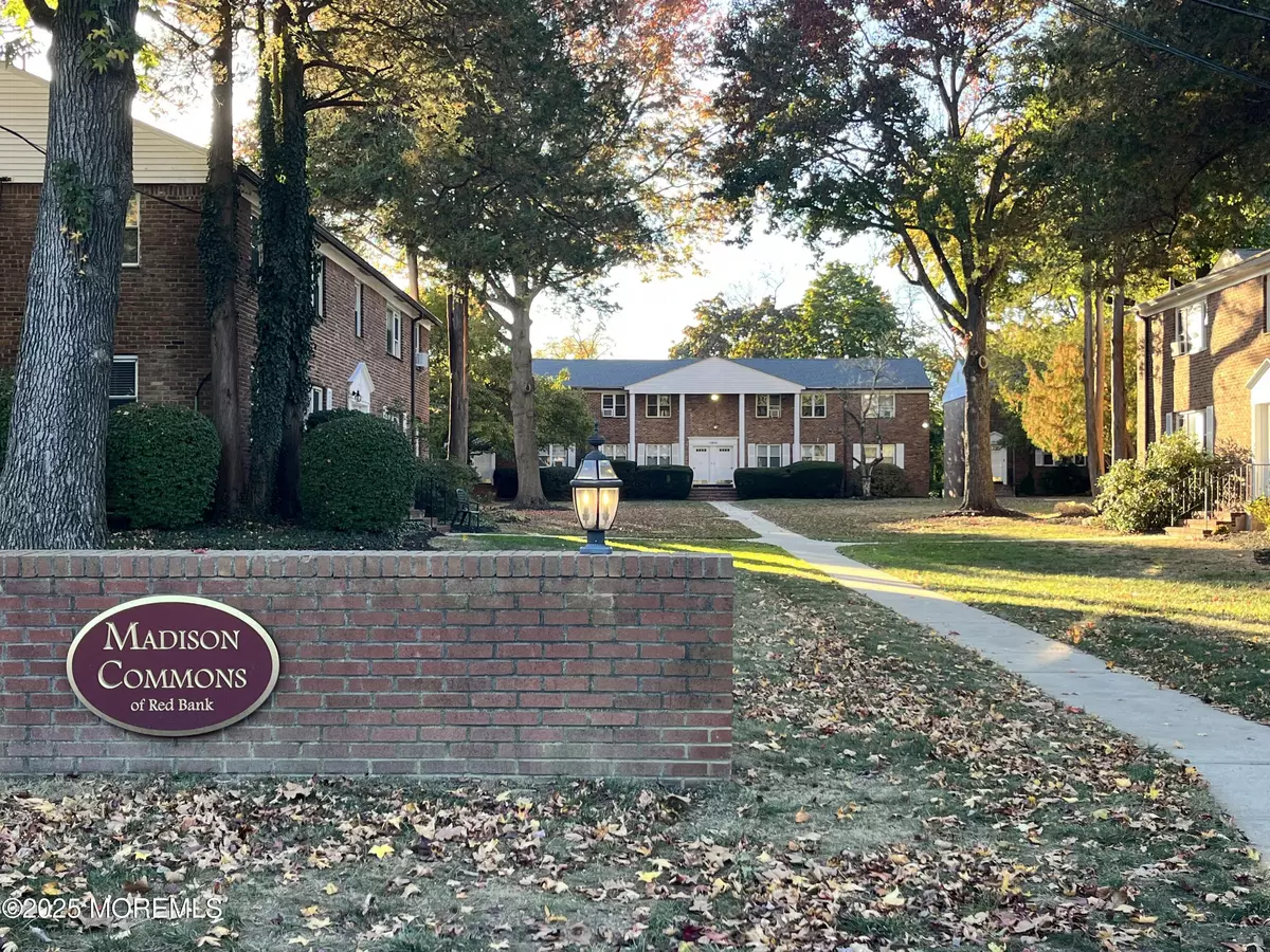 Red Bank, NJ 07701,142 South Street #10A