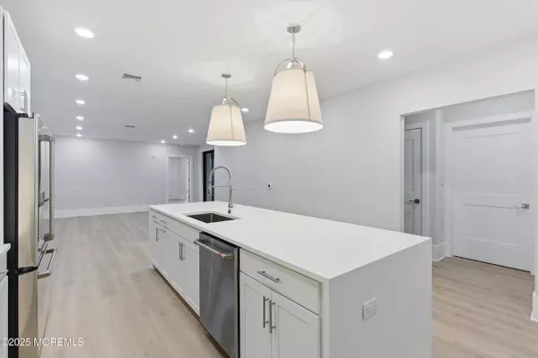 Asbury Park, NJ 07712,215 2nd Avenue #204