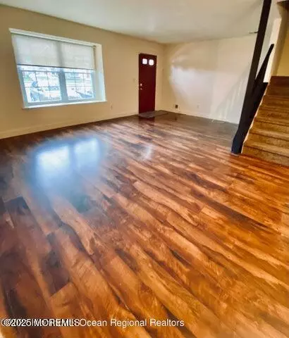 Eatontown, NJ 07724,5 Alameda Court