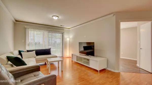 Manalapan, NJ 07726,227 Paddington Court #7-7