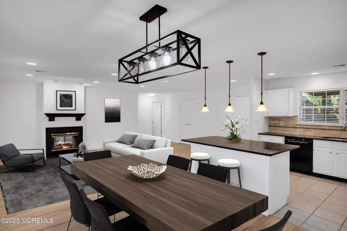 Holmdel, NJ 07733,9 Ambrose Lane #141