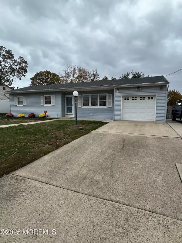 1425 Nevada Drive, Toms River, NJ 08753