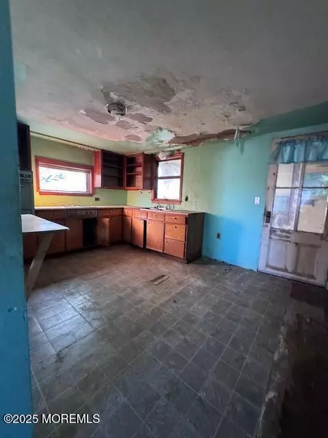 Long Branch, NJ 07740,14 Slocum Place