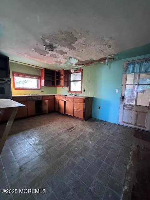 Long Branch, NJ 07740,14 Slocum Place