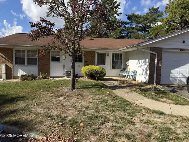 110 Buckingham Drive #B, Manchester, NJ 08759