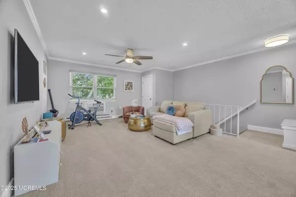 Eatontown, NJ 07724,93 White Street #D