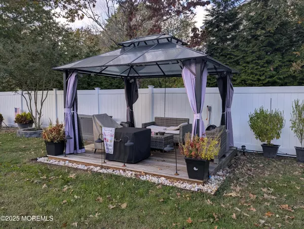 Toms River, NJ 08757,733 Commonwealth Boulevard