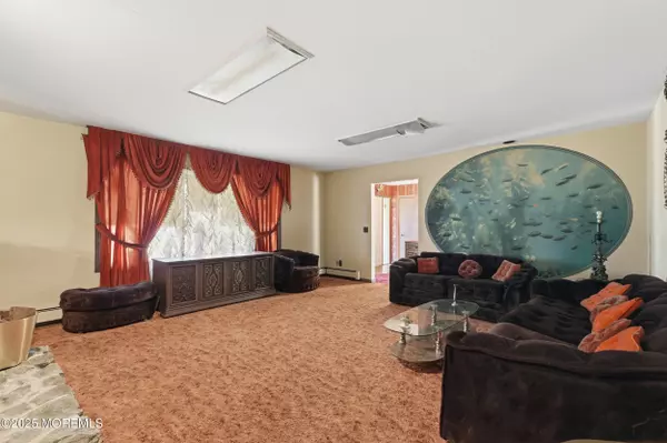 Old Bridge, NJ 08857,17 Birch Street