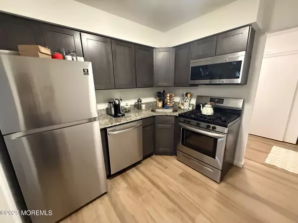 Tinton Falls, NJ 07753,40 Diane Drive