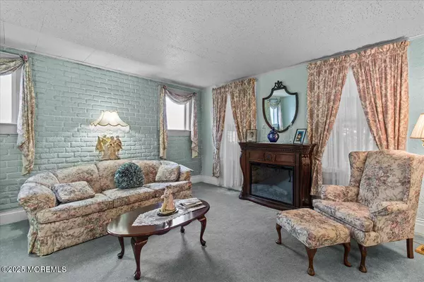 Keyport, NJ 07735,73 2nd Street