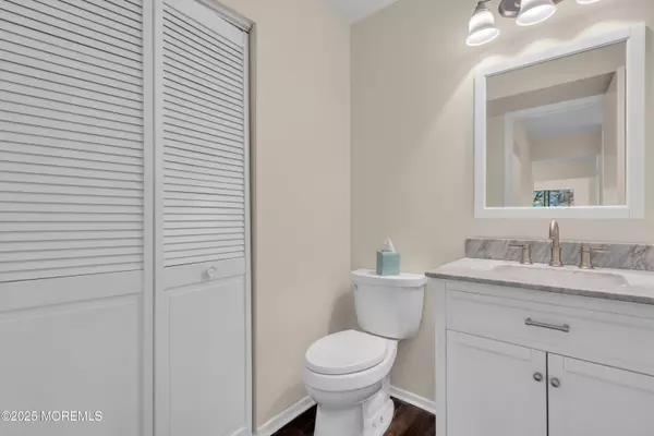 Red Bank, NJ 07701,30 Berkshire Court