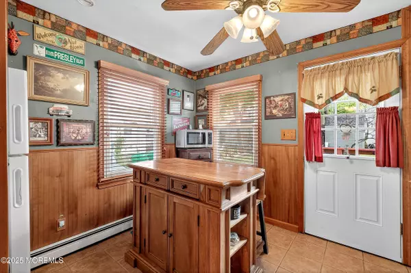 Cliffwood Beach, NJ 07735,745 Cliffwood Avenue