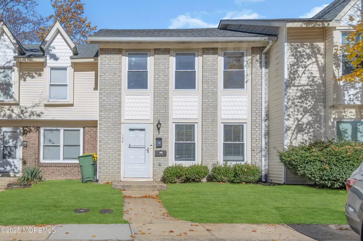 Lakewood, NJ 08701,124 Williamsburg Lane