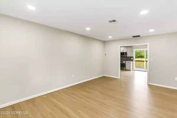 Howell, NJ 07731,257 Alexander Avenue