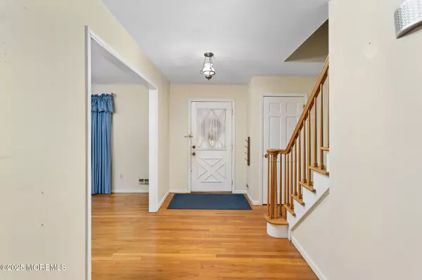 Princeton Junction, NJ 08550,1 Hawk Drive