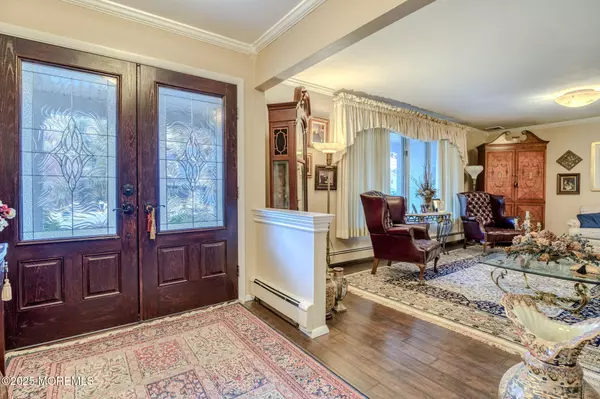 Manahawkin, NJ 08050,303 S Lakeshore Drive