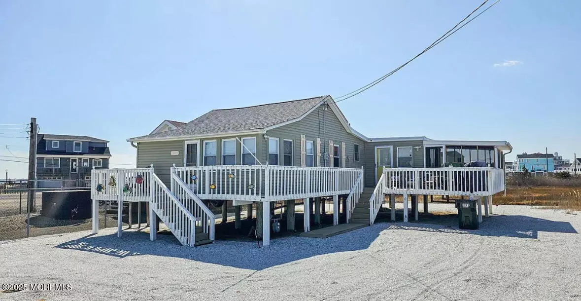 Tuckerton, NJ 08087,1022 S Green Street