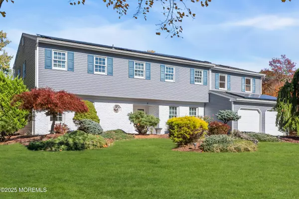 Marlboro, NJ 07746,4 Canadian Woods Road