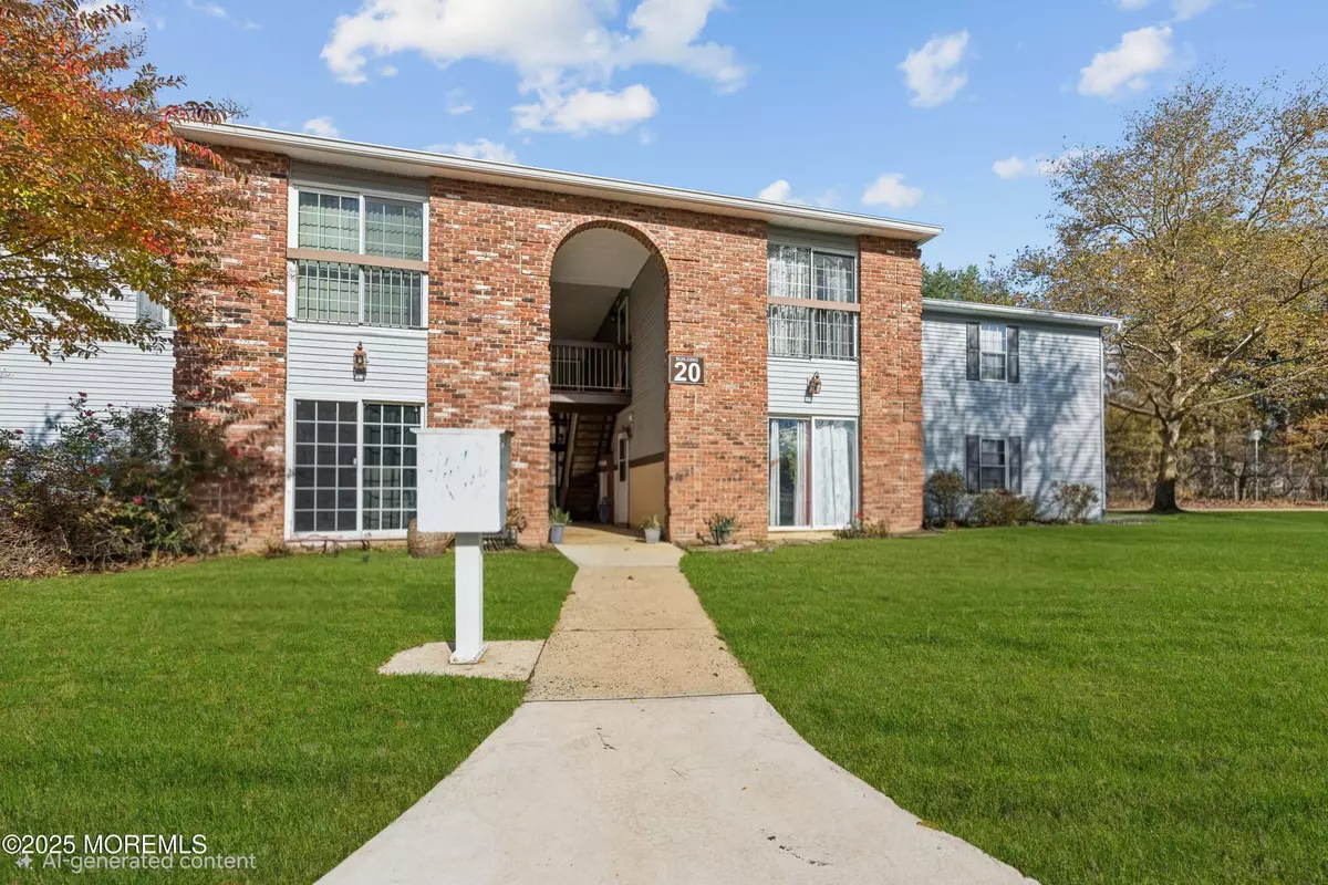 Freehold, NJ 07728,20 Austin Court #7