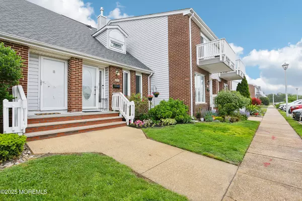 Monmouth Beach, NJ 07750,25 Meadow Avenue #30