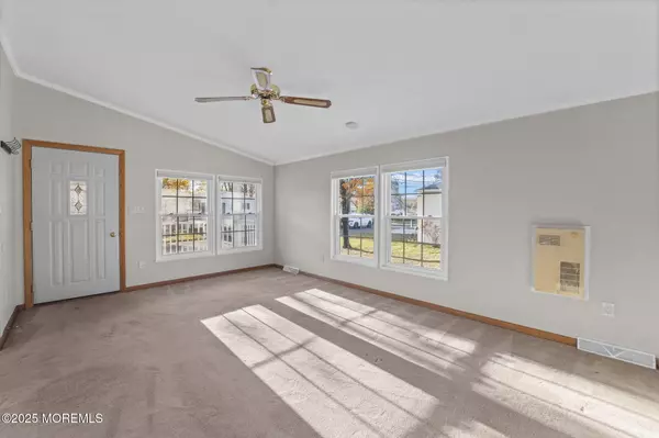 Cream Ridge, NJ 08514,7 Longview Trail