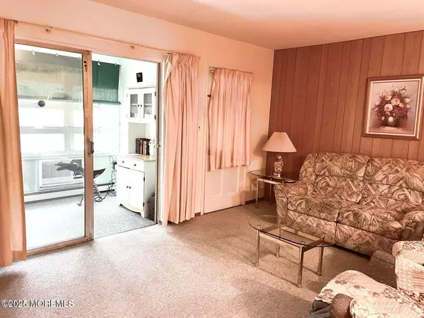 Toms River, NJ 08757,7 Walnut Street #C